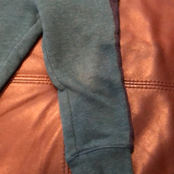 Toddlers Joggers and Hoodie - Picture 7 of 7